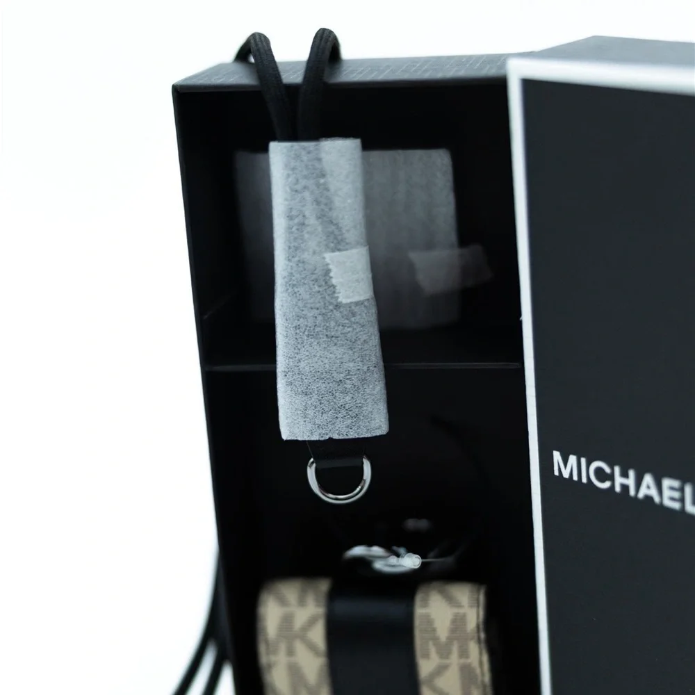 NWT Michael Kors AirPod Case